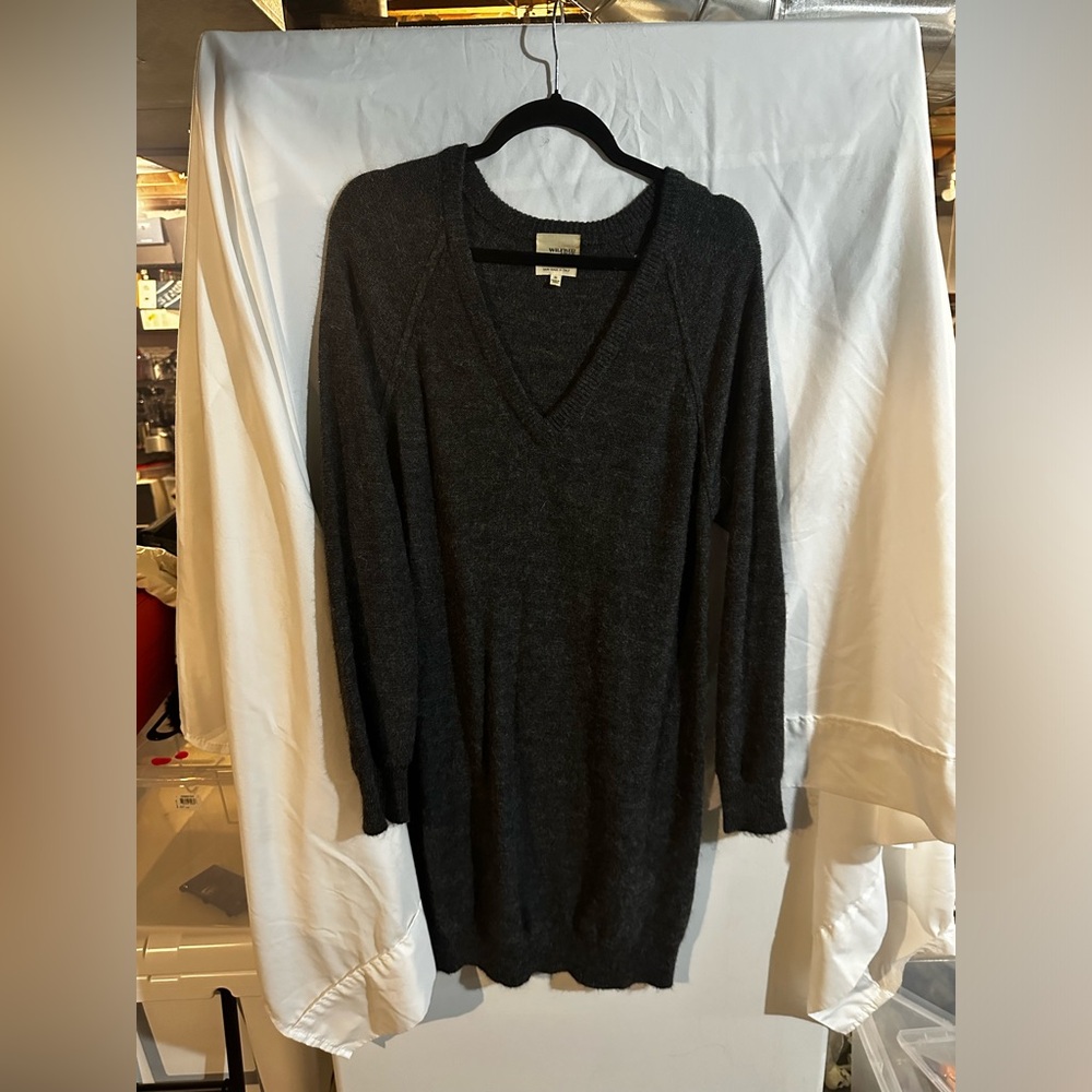 Aritzia Wilfred Free V-Neck Sweater Dress